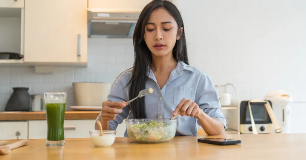 Healthy Salad Recipes for Lunch: Fresh, Nutritious, and Delicious Ideas 3 Nutrient-Dense and Low in Calories